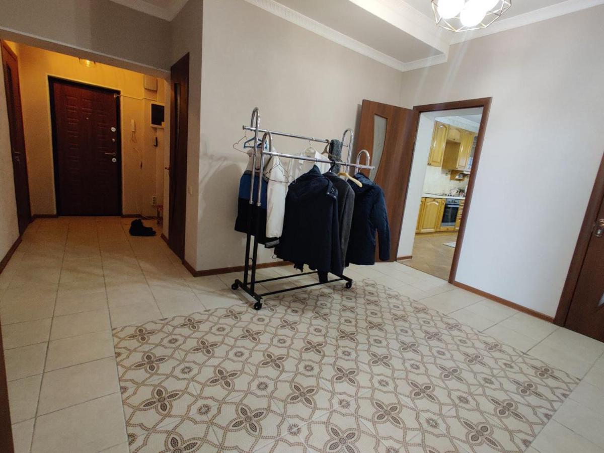 Комната В 4Х Комнатной Квартире Almati Kültér fotó